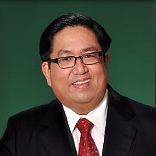 Headshot of Chandra Wijaya (MBA ’00)